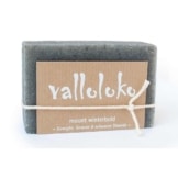 Vegane Körperseife Valloloko Mount Winterbold  schwarze Tonerde, Kampfer & Geranie